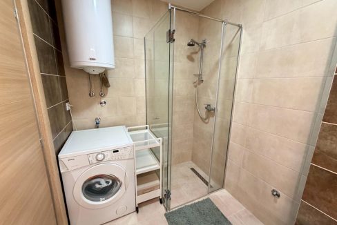 e22b8b9b-84d7-48c0-a494-6892e4884621