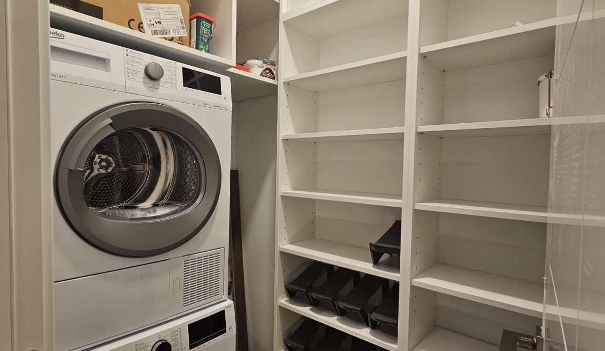 395e2ff8-de12-4704-824b-d956808d6f2e