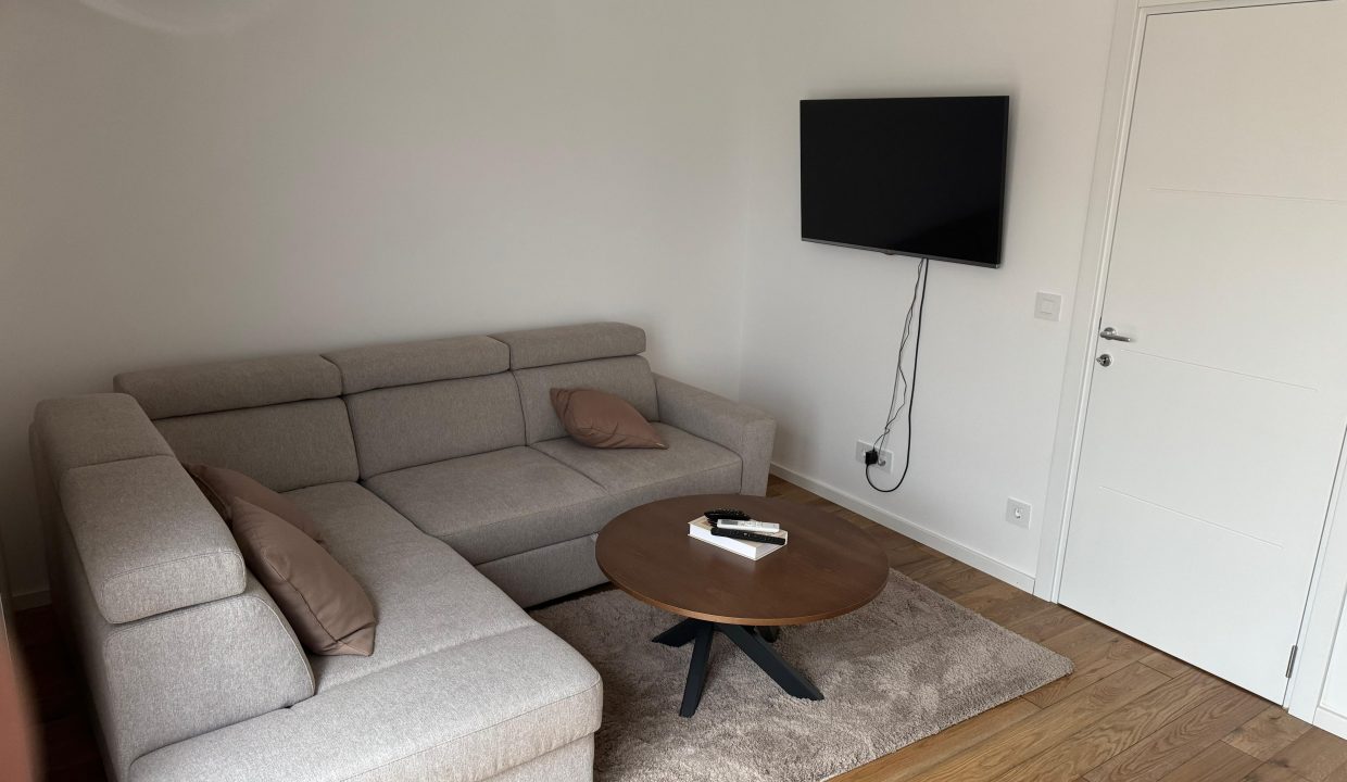 596cccb5-b8d2-4194-9c73-54d78bb0853e