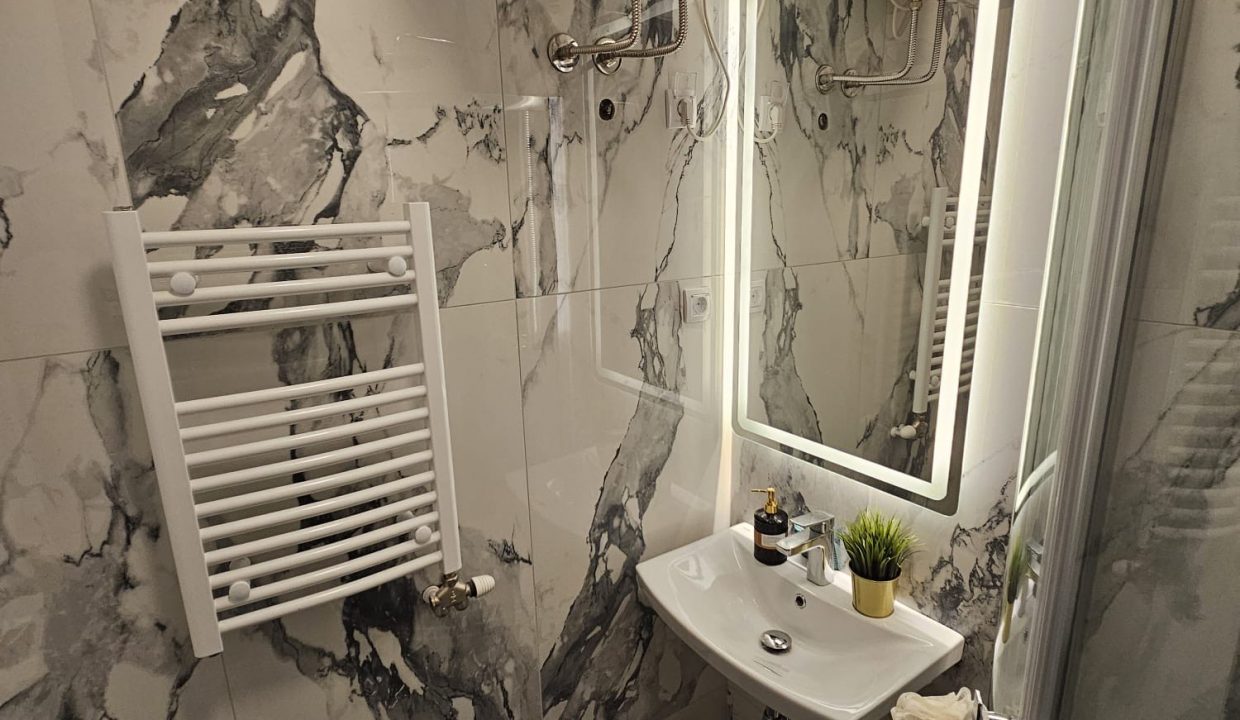 5b10cde8-0914-451a-810a-8b322577aed8