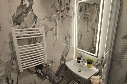 5b10cde8-0914-451a-810a-8b322577aed8