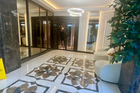 IMG-19e2d98f4b7f3b2709eb78f676f89372-V