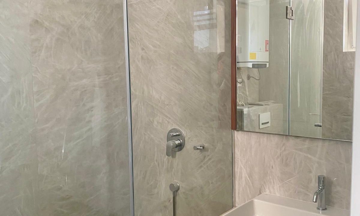 IMG-8983a98b63a970d9c9d83589d7b80f27-V