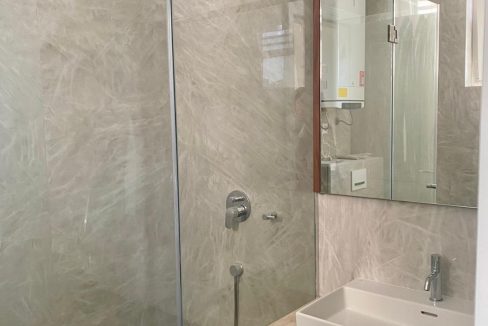 IMG-8983a98b63a970d9c9d83589d7b80f27-V