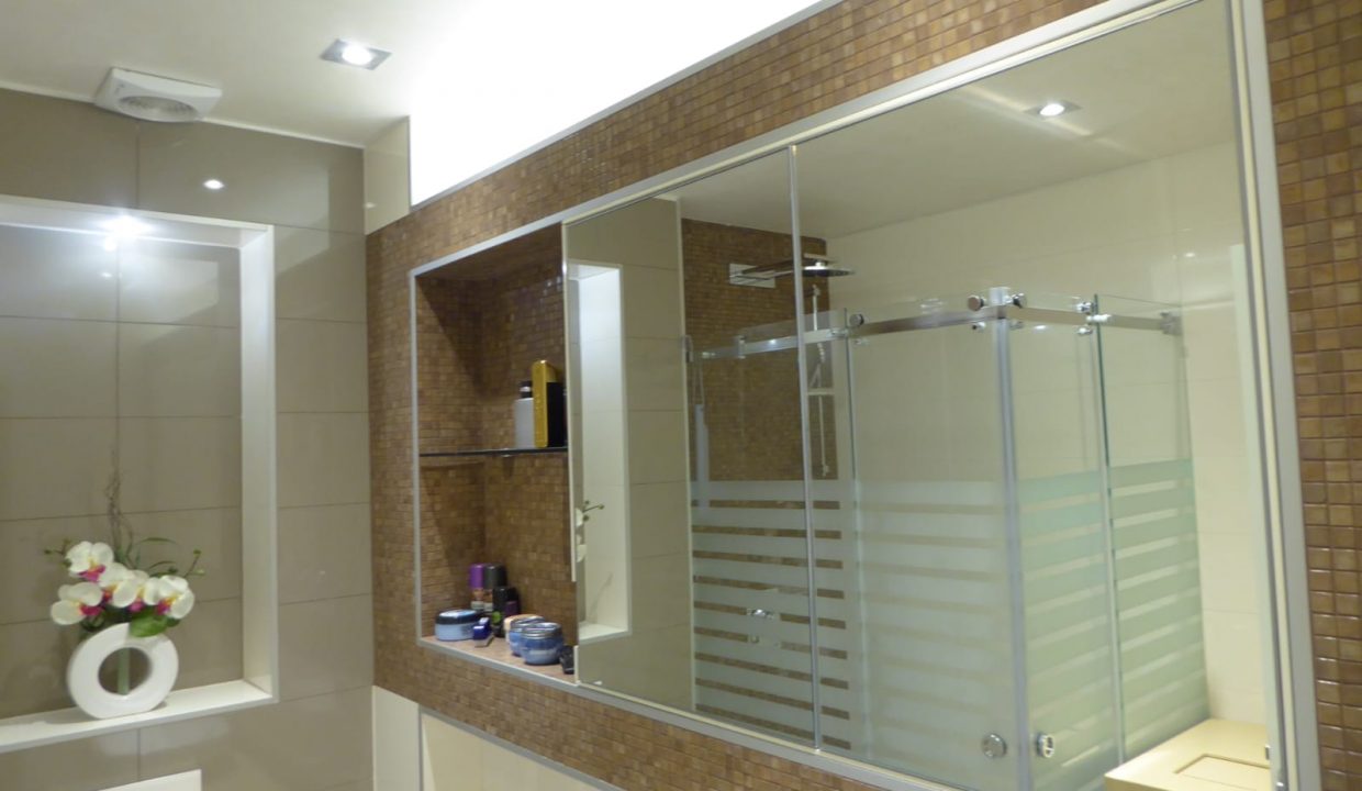 IMG-c95014b3de90063ae33075aa14e716ed-V