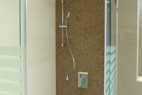 IMG-e87a848aa836666456832fcee5b16ad5-V