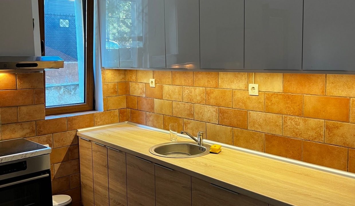 b2222877-8d37-4387-8ffb-a1c076046823