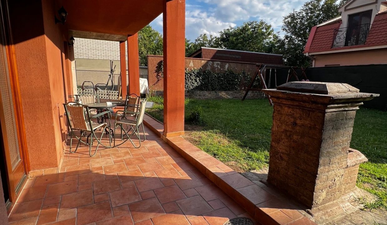 dfeaa712-0448-4ae3-a6f1-93e9fa8a6342