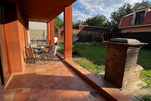 dfeaa712-0448-4ae3-a6f1-93e9fa8a6342