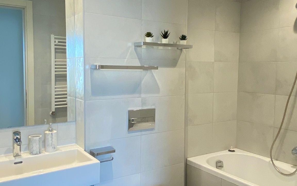 e8e94198-37fe-478a-bd0c-ee25ef668130