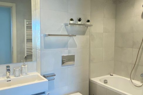 e8e94198-37fe-478a-bd0c-ee25ef668130