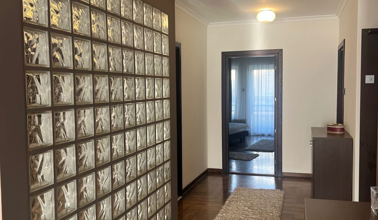 eaec1ed0-6db7-4b63-85f1-fc296e81d12a