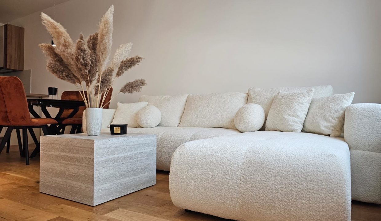 ef72a6fa-19aa-4bb8-8748-ce0686deee89