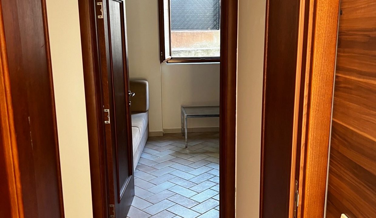 f8e8e9bf-a88d-406e-b846-c4a60dde1874_1