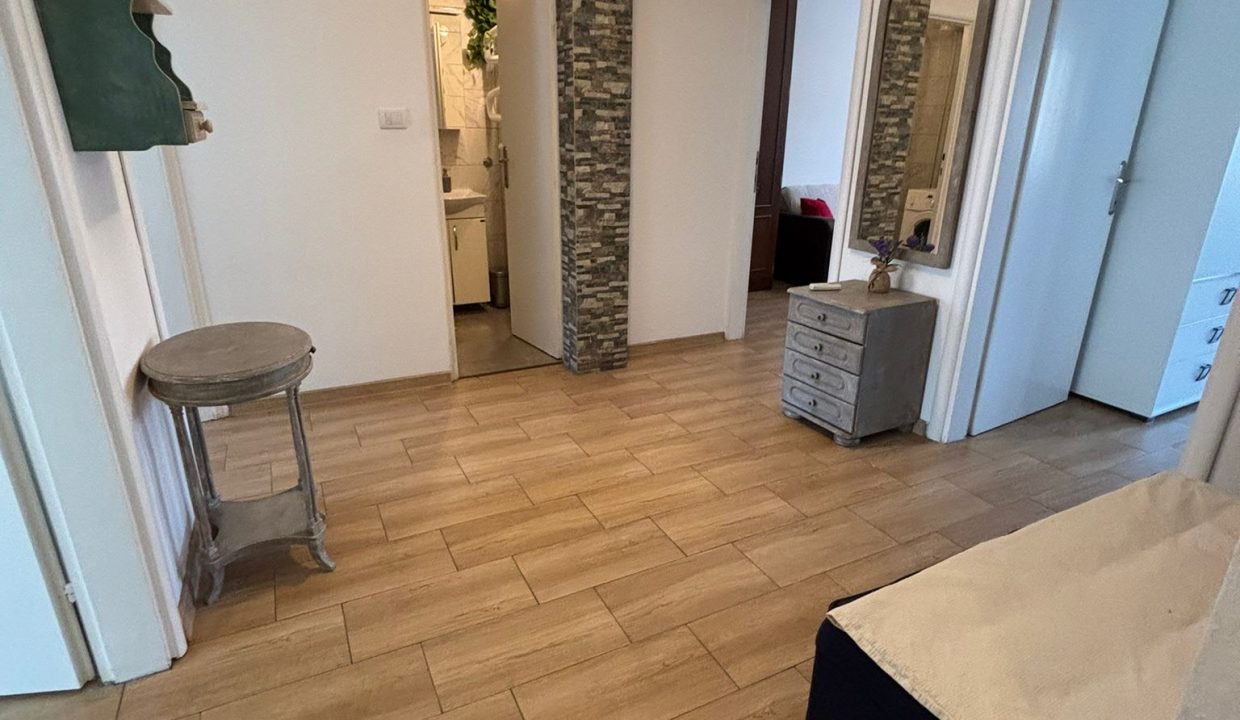 331ad1ee-329e-4041-b164-c741bd4de87e