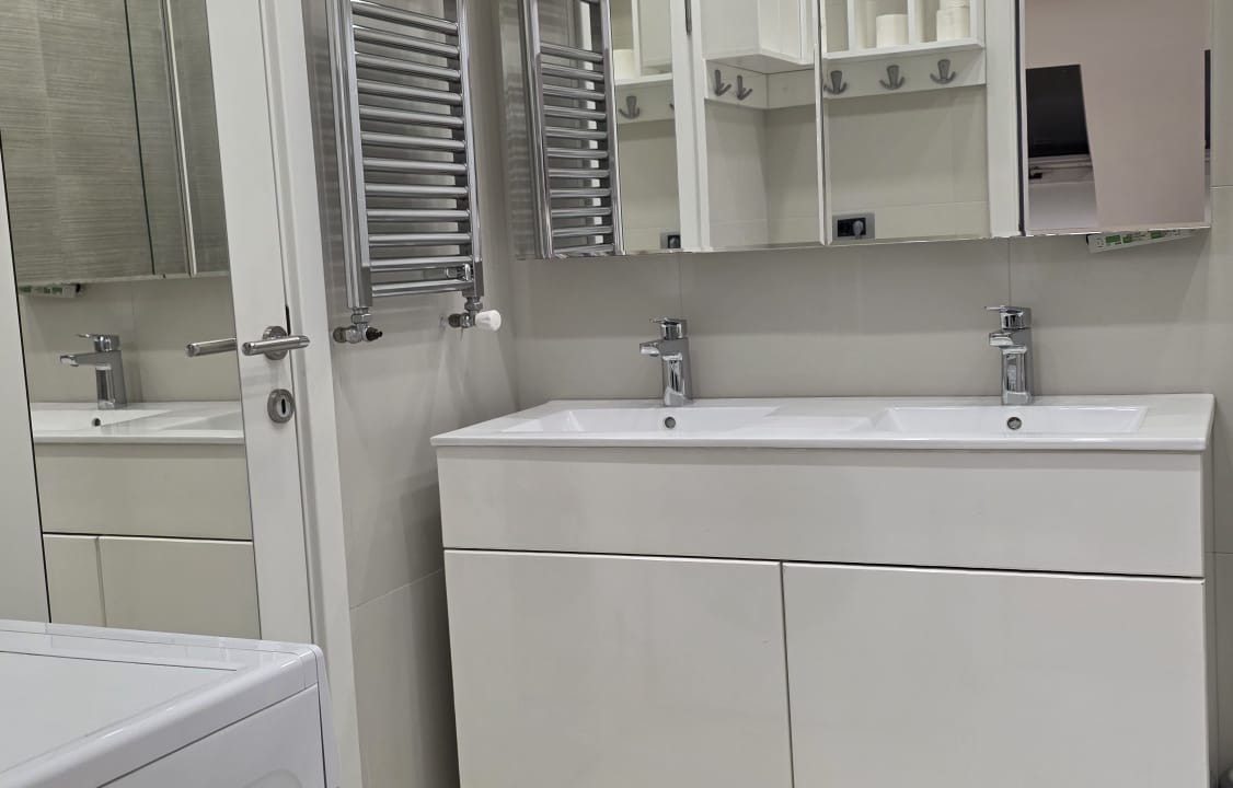 61f5b317-05b1-472e-ab1c-3652f0bc48f6