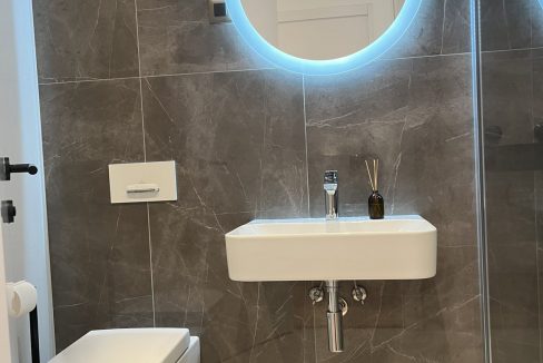 IMG-00bc1d62e9b6f1802151e578d1c25df9-V