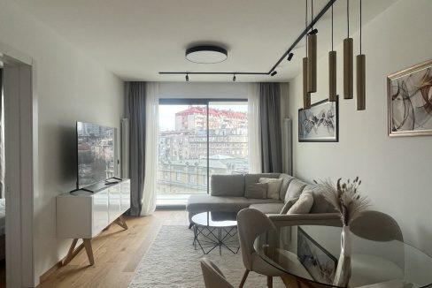 IMG-1a328e0f40a0230776a23ad5cc5d3394-V