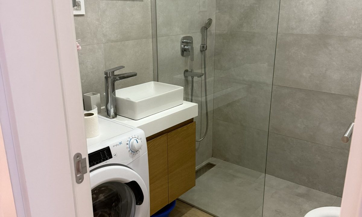 IMG-377278a18c8a6453f5130f7238d0ef90-V