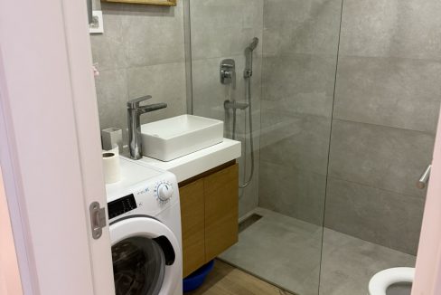 IMG-377278a18c8a6453f5130f7238d0ef90-V