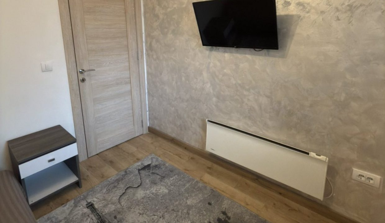 IMG-4ffb5e8fe58c057bbf56b8d1b4e6c858-V