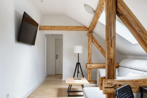 IMG-6bbe4c7e2df02542d99cd436542d1461-V