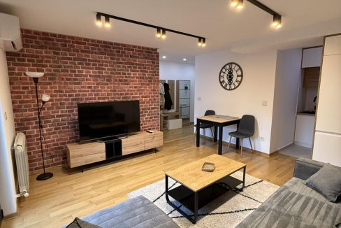 IMG-9193461a72ab4f48716a23c8829ed6c4-V