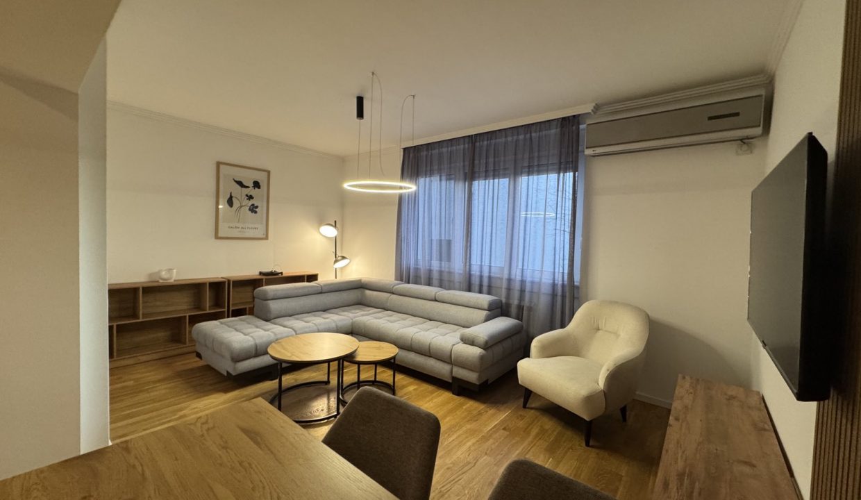 IMG-eff17fd1ab0c91200a9437ac213689e1-V