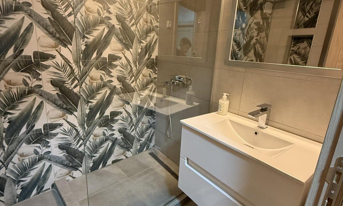 IMG-f4a94e5c880459e427b6f0932f8ddb5a-V