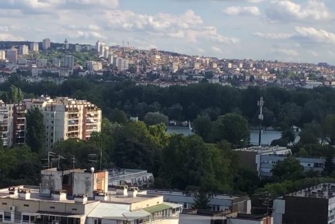 a76fbdb5-9718-42a8-a353-fb94cee324de