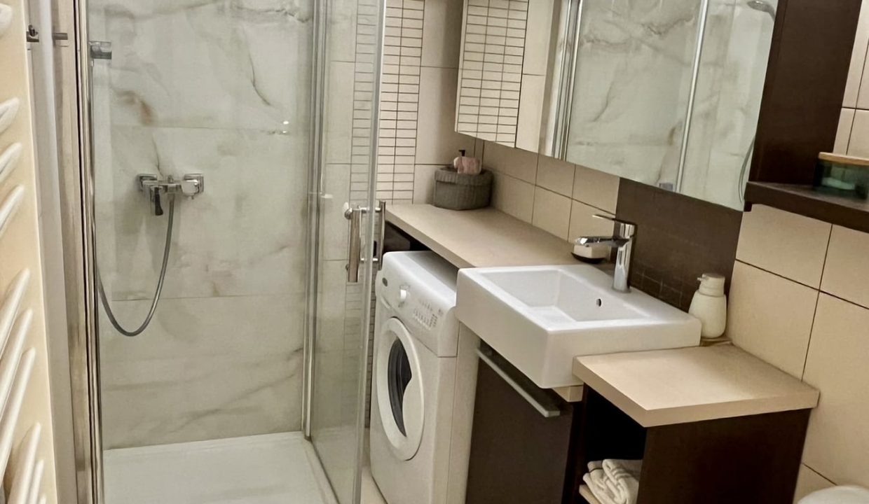 c8aaa1e6-9e75-4681-8a91-f2e2af400f88