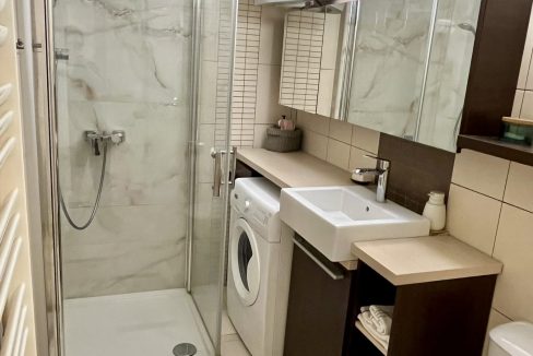 c8aaa1e6-9e75-4681-8a91-f2e2af400f88