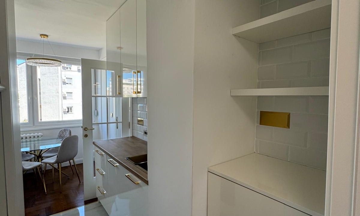 e6eb792a-fd26-44bc-ad51-8210a4fca741