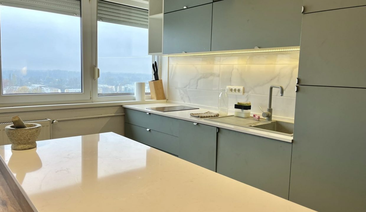 f10fa759-a92b-4976-948b-b90e233d2c06