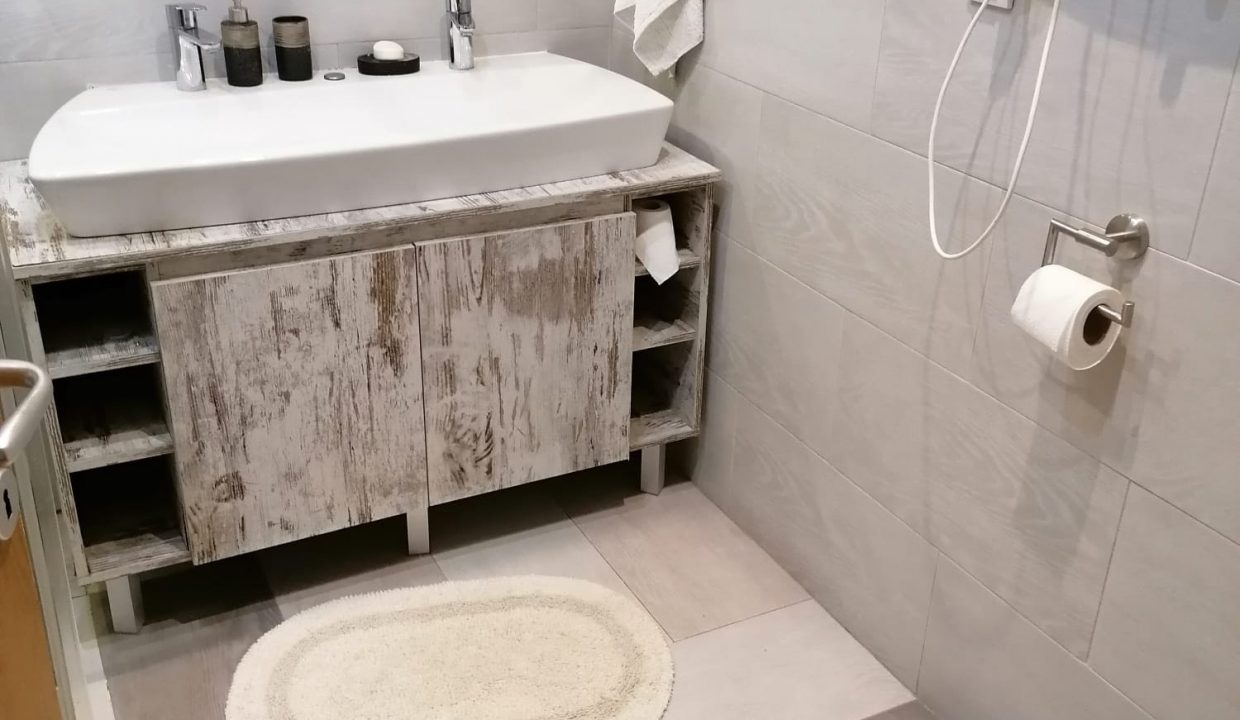 043fec44-770e-4bf9-9d58-e7fe0b3a50a2