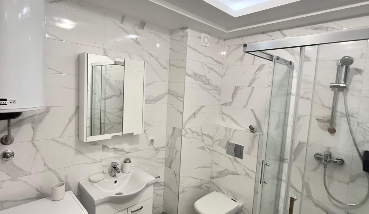 16879546-e207-4e9f-9375-ec05a163e14a