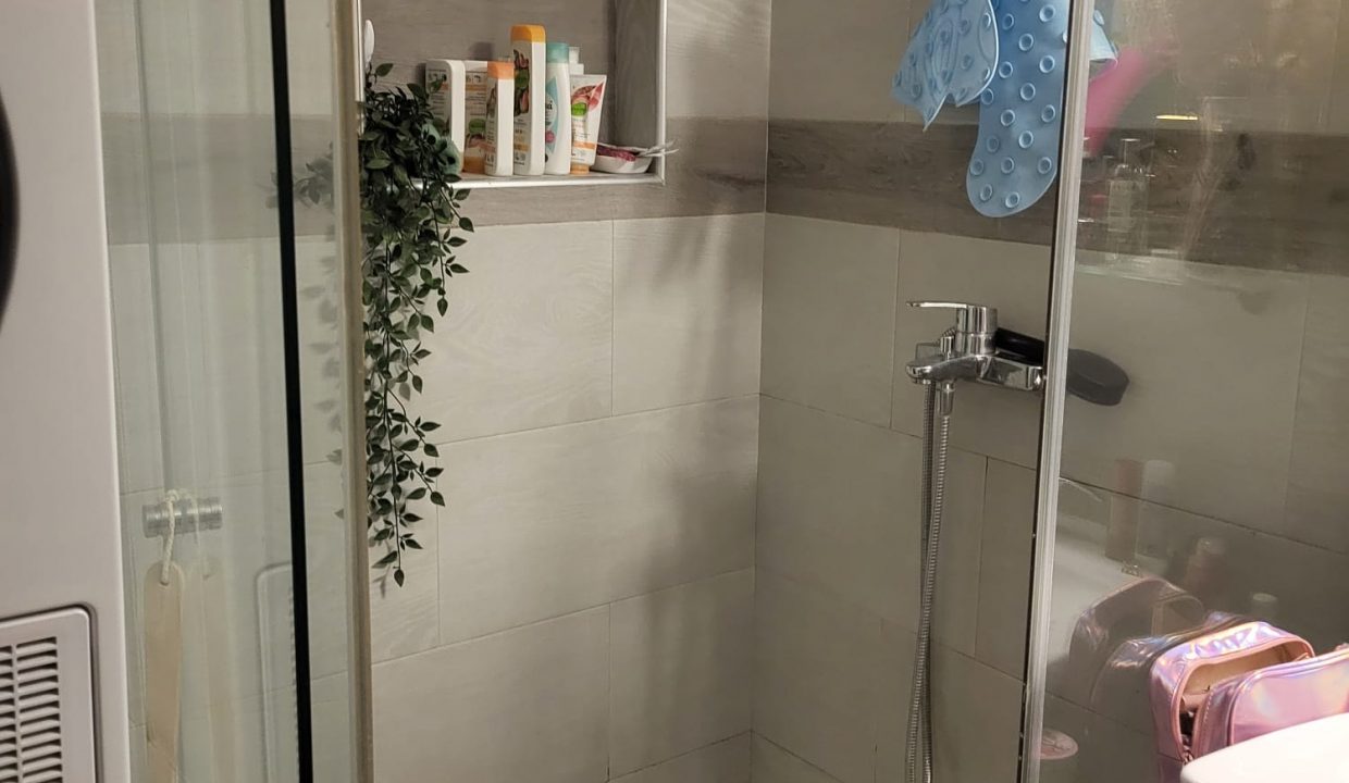 1a0b5296-543d-4948-a9da-f11af2f31287