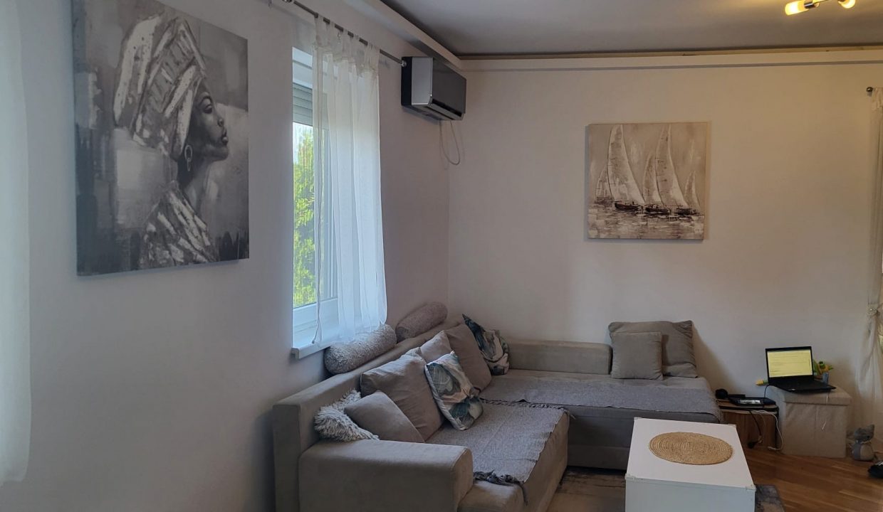 2af44012-7c75-41fe-9220-3603f360e56e