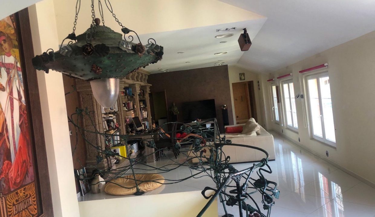 33fff454-deae-4cc6-8977-e30d294217f3