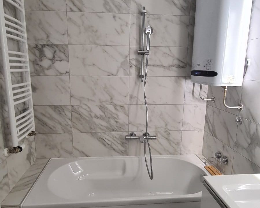 8fa43025-9b55-49ac-9955-058e9e9e7011