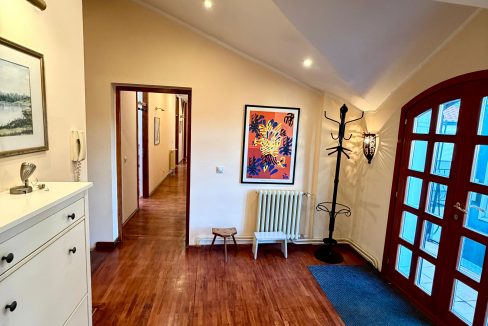 9b6706ff-053a-434b-9a3a-5b334c30d185