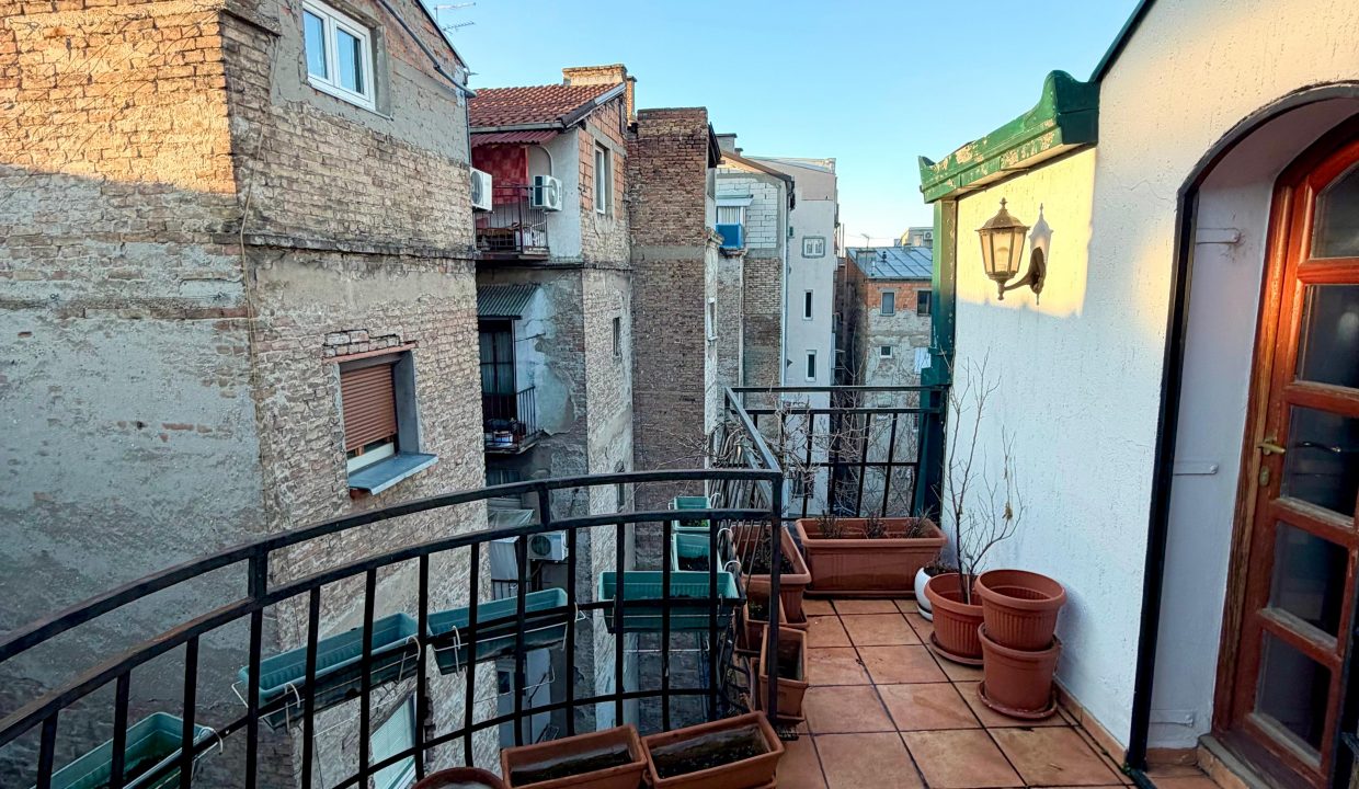 9d233d81-caa3-49d1-a7a4-f3b1fa5fbd31