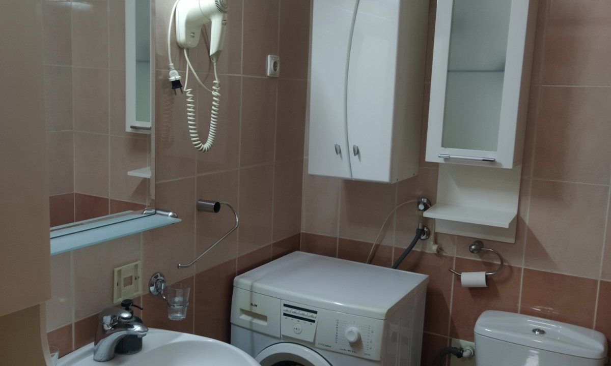 IMG-1998a0e8c9b9e14364502f0f0013c4a9-V