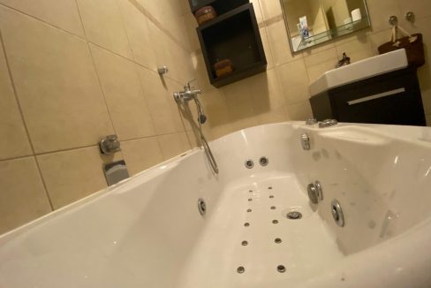 IMG-25e567932b8d1876272d68f59bf3f74e-V