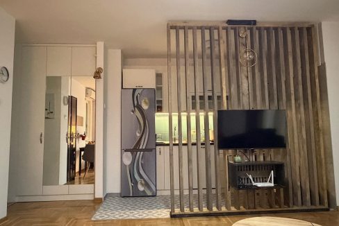 IMG-a8d848aae1d0a9af31d45627451eac43-V