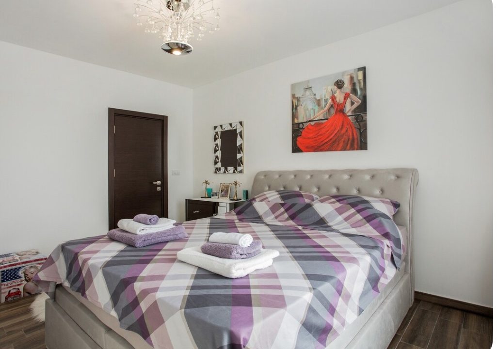 IMG-ba57240b73755e59c5a3e56759adc37a-V