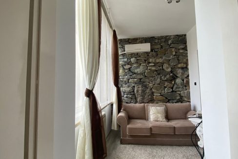 IMG-c7d5c4398073325dd3a353f35c4214e2-V