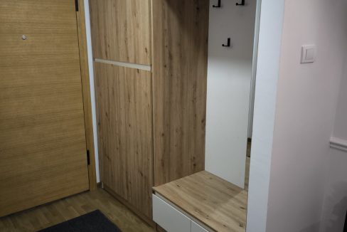 IMG-ce2e152a4a22183d806a087f01a0f0d7-V