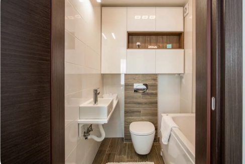 IMG-e06590b51902a78177c12bfb0989b34e-V