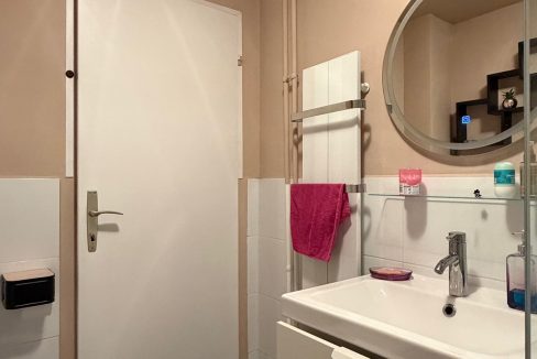 IMG-f3ba319f8b12fca382ebb96c58487679-V